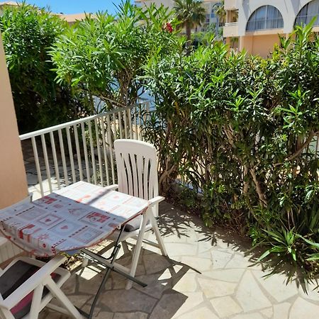 T2 Neuf Climatise A Sete 200M Plage, Parking Exterior photo